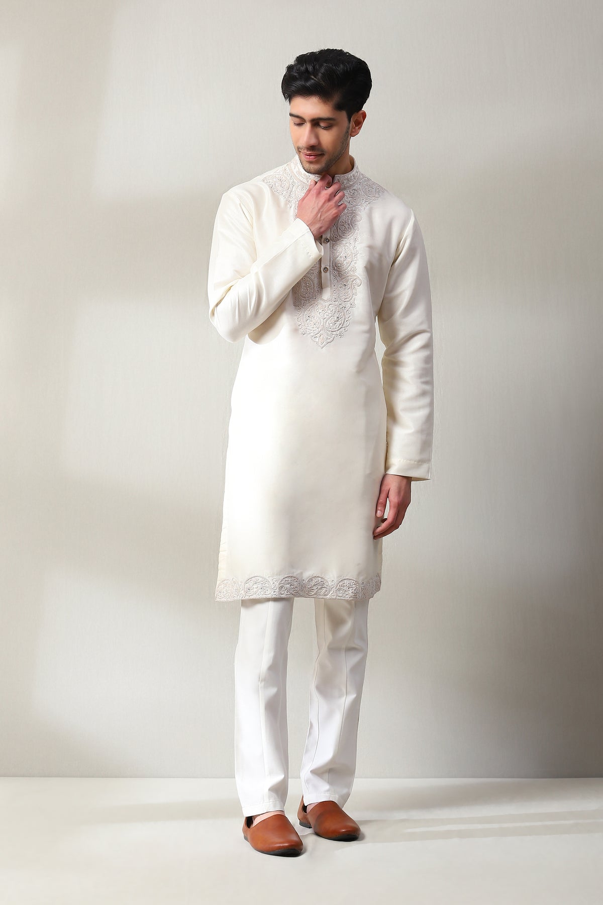 This ivory kurta is handspun with the pants