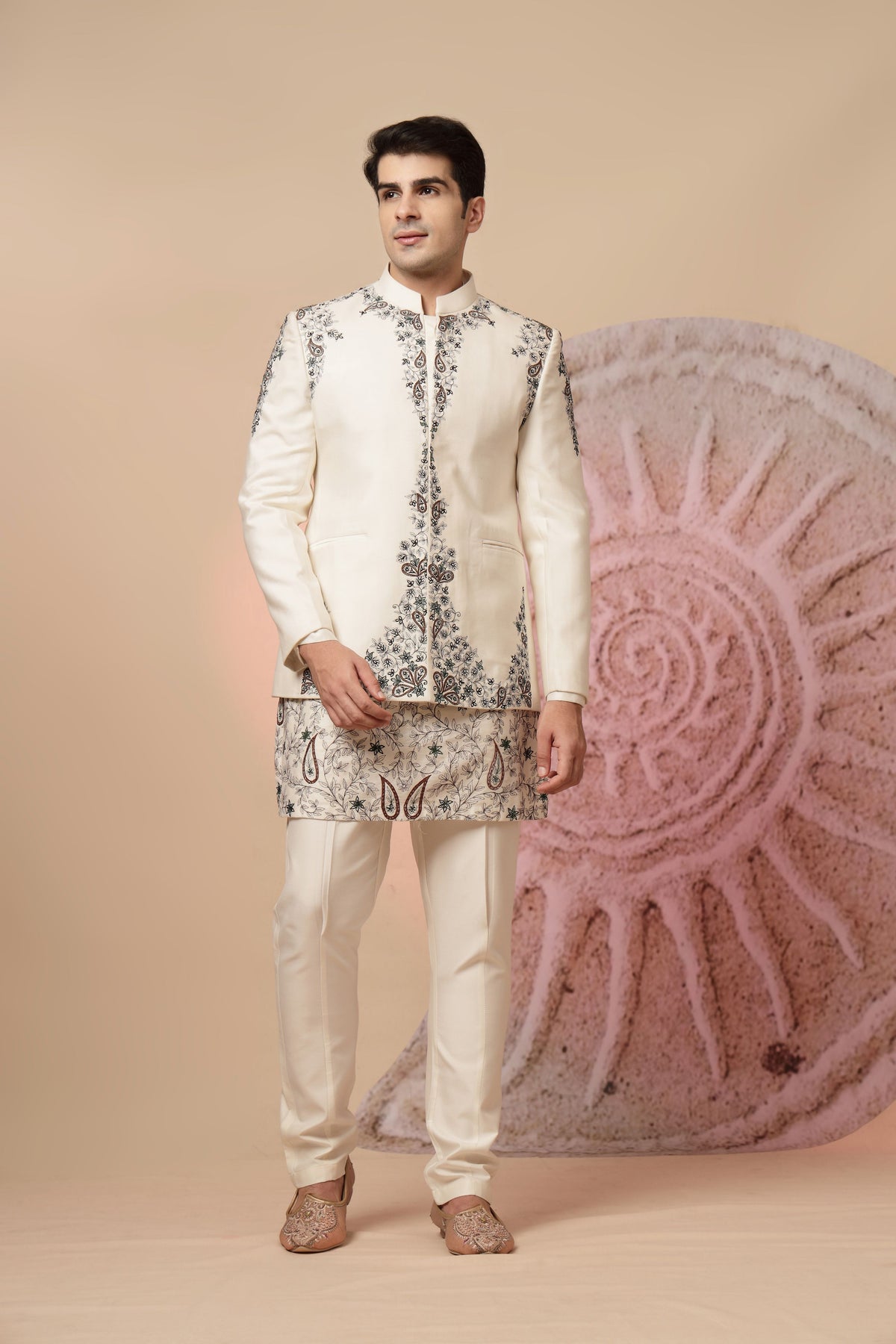 Graceful Ivory Kurta Set with Contrasting Dupatta