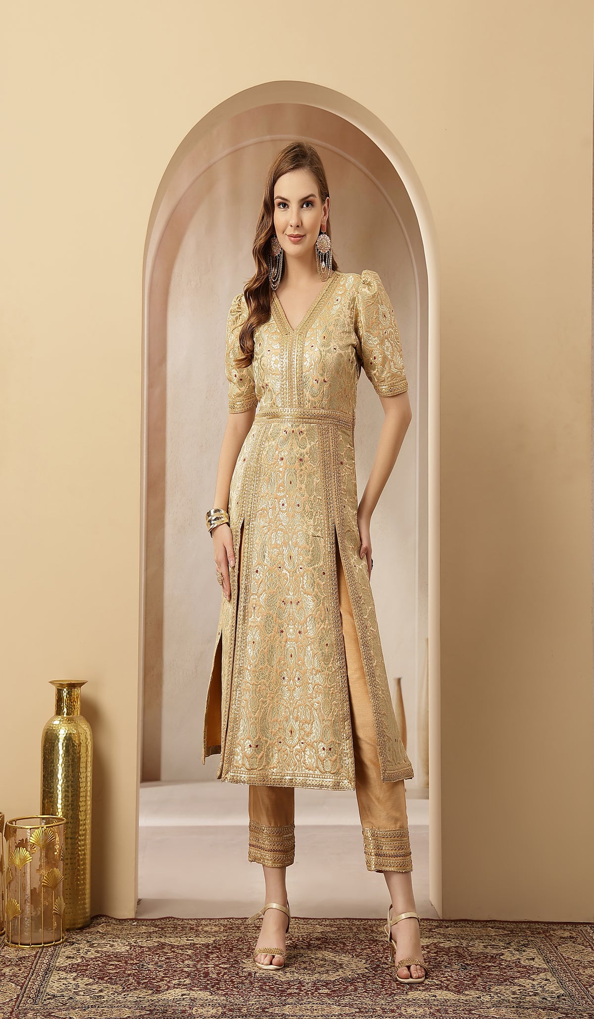 Zar-E-Nazneen Front Slit Long Kurta Set