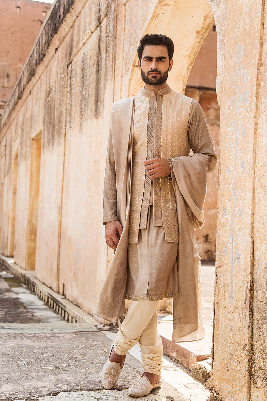 Kurta Jacket Set Matched With A Complimenting Stole And Tone On Tone Box Pants